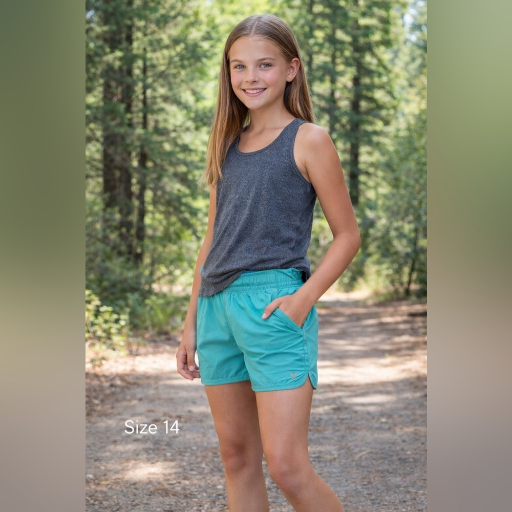 Ivivva by Lululemon Turquoise Athletic Shorts Girls Size 14 Run Train Pockets